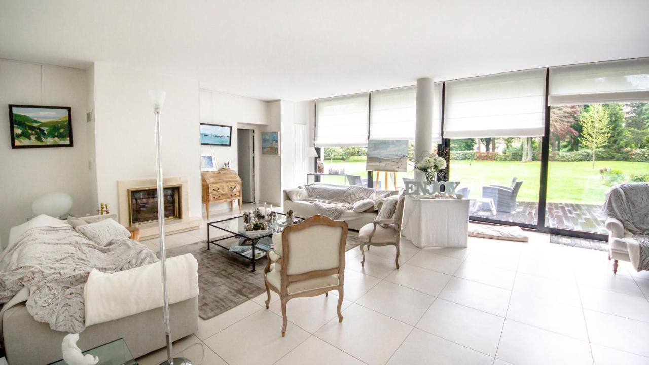Le Champ Du Renne Bed & Breakfast เลอม็องส์ ภายนอก รูปภาพ