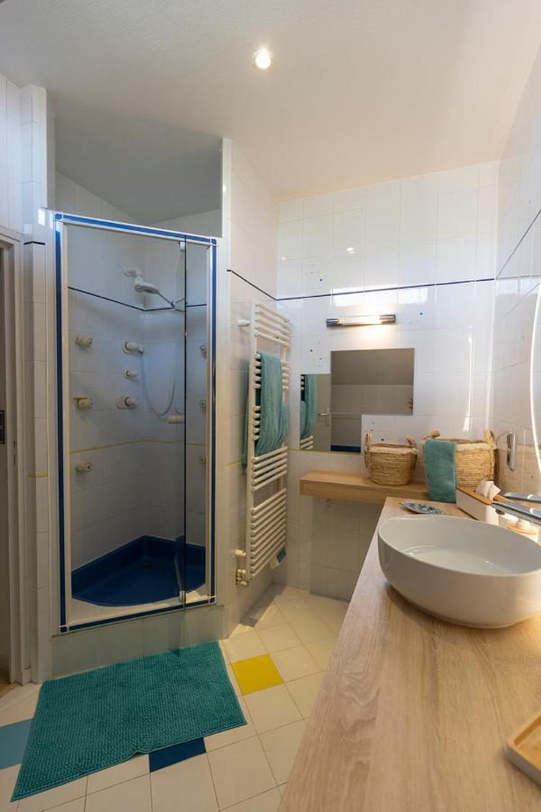 Le Champ Du Renne Bed & Breakfast เลอม็องส์ ภายนอก รูปภาพ